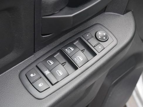 Used 2017 RAM 1500 Express AWD/4WD image 13