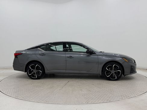 Used 2023 Nissan Altima 2.5 SR w/ SR Premium Package AWD/4WD image 8