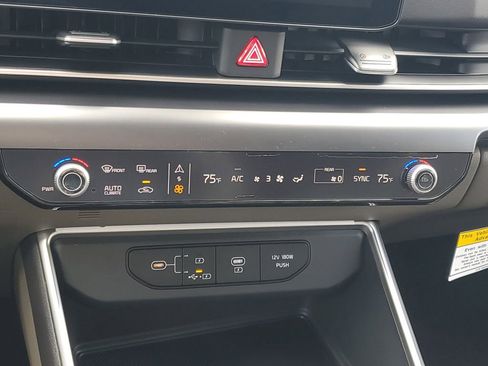 New 2026 Kia Carnival image 17