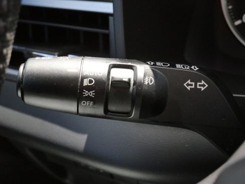Used 2025 Mitsubishi Outlander SE AWD/4WD image 34