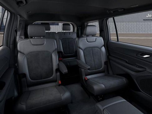 New 2025 Jeep Grand Cherokee L Altitude image 15