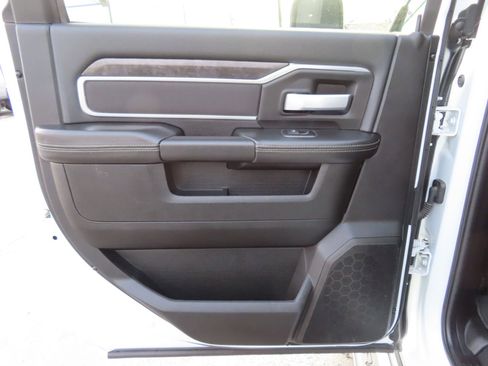 Used 2024 RAM 2500 Big Horn image 43