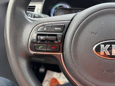 Used 2019 Kia Niro LX FWD image 31