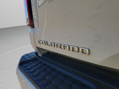 Used 2024 Chevrolet Colorado LT w/ LT Convenience Package image 7