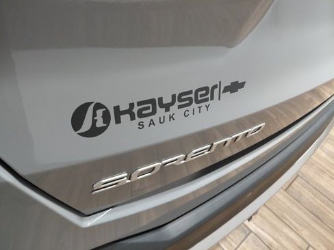 Used 2026 Kia Sorento EX image 18