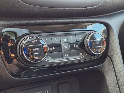 Used 2023 Buick Encore GX Essence w/ Experience Buick Package AWD/4WD image 9