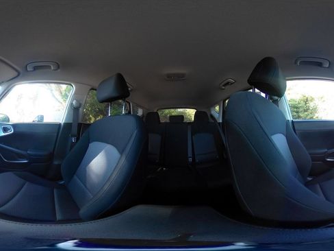 Used 2025 Kia Soul LX w/ LX Technology Package FWD image 41