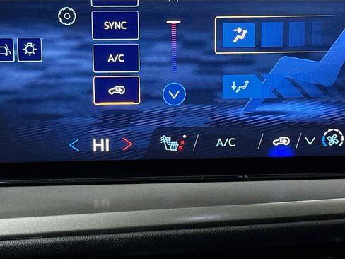 New 2026 Chevrolet Traverse LT w/ Driver Confidence Package image 25