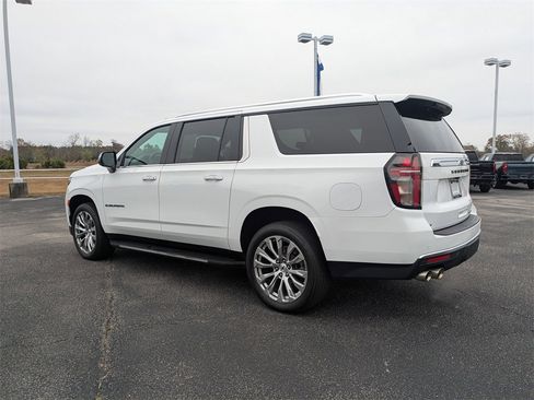 Used 2022 Chevrolet Suburban Premier image 6