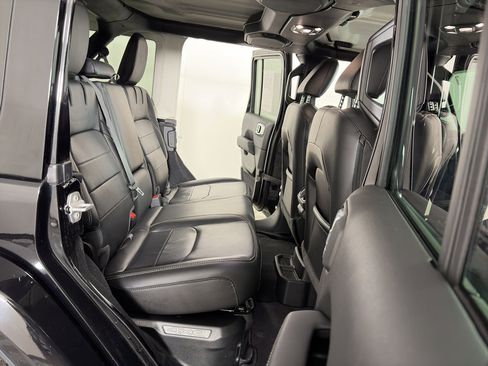 Used 2023 Jeep Wrangler Unlimited Sahara w/ Cold Weather Group image 9