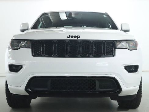 Used 2021 Jeep Grand Cherokee Laredo X AWD/4WD image 5