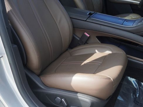 Used 2014 Lincoln MKZ Sedan 4D w/ Equipment Group 102A Reserve image 12