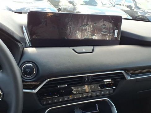 New 2025 MAZDA CX-90 Plug-In Hybrid w/ Premium Plus image 19