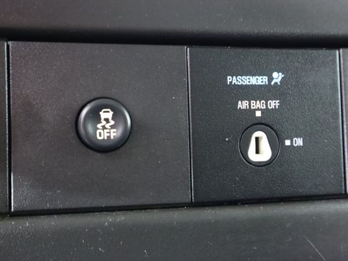 Used 2017 GMC Savana 2500 RWD image 17