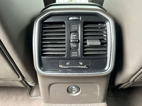 Certified 2019 Porsche Macan S AWD/4WD image 39