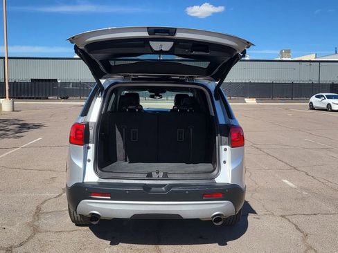 Used 2019 GMC Acadia SLT image 11