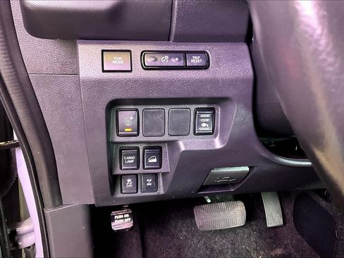 Used 2023 Nissan Frontier PRO-4X w/ Pro-4X Premium Package AWD/4WD image 17