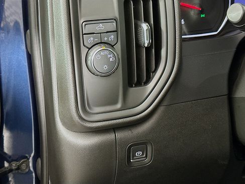 Used 2022 Chevrolet Silverado 1500 Custom w/ Safety Confidence Package RWD image 16