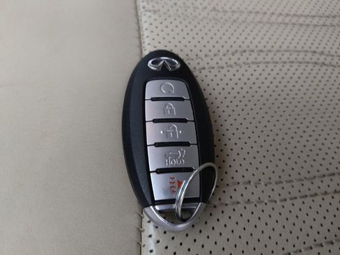 Used 2017 INFINITI QX60 Luxe w/ Deluxe Technology Package AWD/4WD image 32