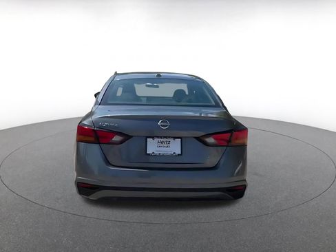 Used 2025 Nissan Altima 2.5 SV FWD image 12
