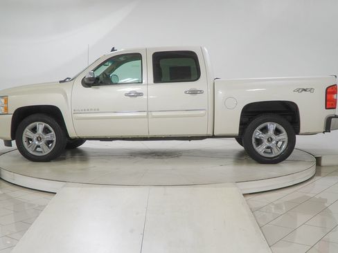 Used 2012 Chevrolet Silverado 1500 LTZ w/ LTZ White Diamond Edition AWD/4WD image 5