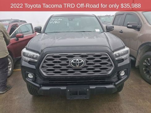Used 2022 Toyota Tacoma TRD Off-Road w/ TRD Premium Off Road Package image 3
