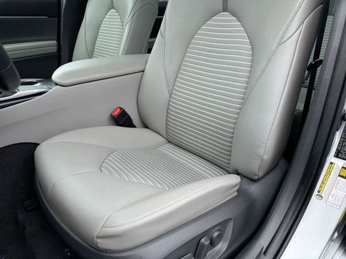 Used 2019 Toyota Camry SE image 17