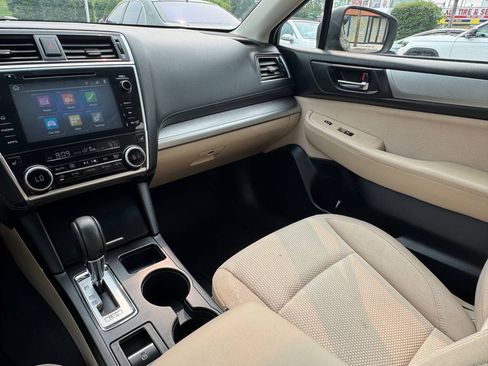 Used 2018 Subaru Outback 2.5i Premium AWD/4WD image 16