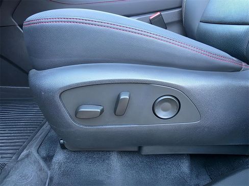 Used 2024 Chevrolet Traverse RS w/ LPO, Floor Liner Package image 27