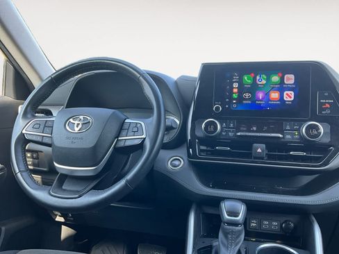 Used 2023 Toyota Highlander LE FWD image 10