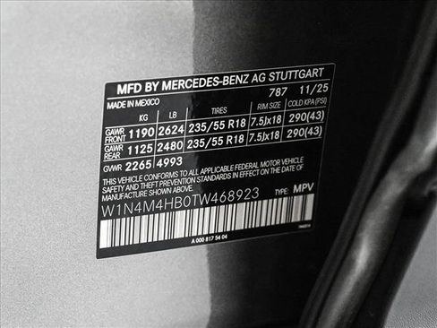 Certified 2026 Mercedes-Benz GLB 250 4MATIC w/ Sun & Sound Package image 27