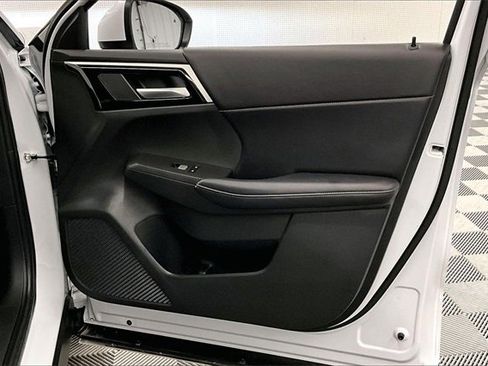 Used 2023 Mitsubishi Outlander Ralliart image 17