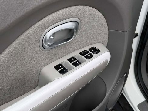 Used 2016 Kia Soul EV image 18