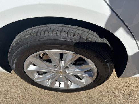 Used 2023 Chevrolet Malibu LT image 6