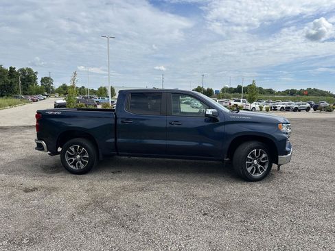 Used 2023 Chevrolet Silverado 1500 LT AWD/4WD image 5