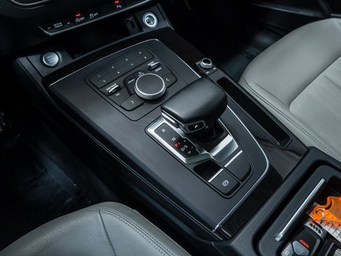 Used 2018 Audi Q5 2.0T Premium Plus w/ Premium Plus Package image 19