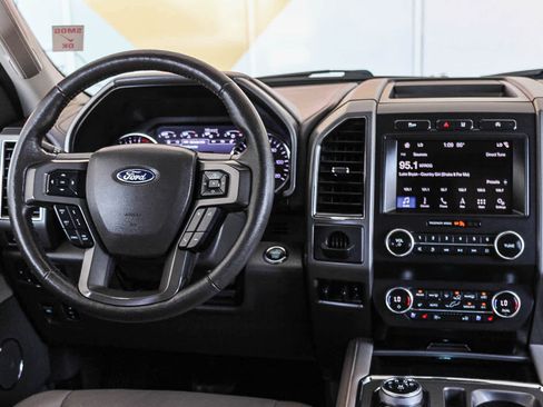 Used 2019 Ford Expedition XLT w/ Equipment Group 202A RWD image 13