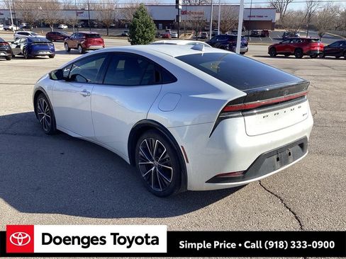 Used 2024 Toyota Prius XLE image 6