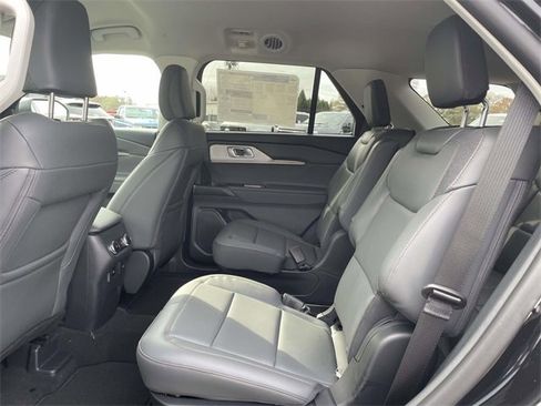 New 2026 Ford Explorer Active w/ Active Comfort Package image 12
