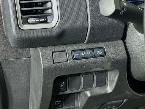 Used 2024 Nissan Frontier SV w/ Technology Package image 16