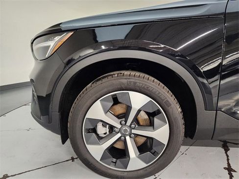 New 2025 Volvo XC40 B5 Core w/ Protection Package Premier image 11