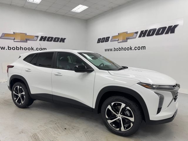 New 2026 Chevrolet Trax RS w/ Sunroof Package FWD image 3