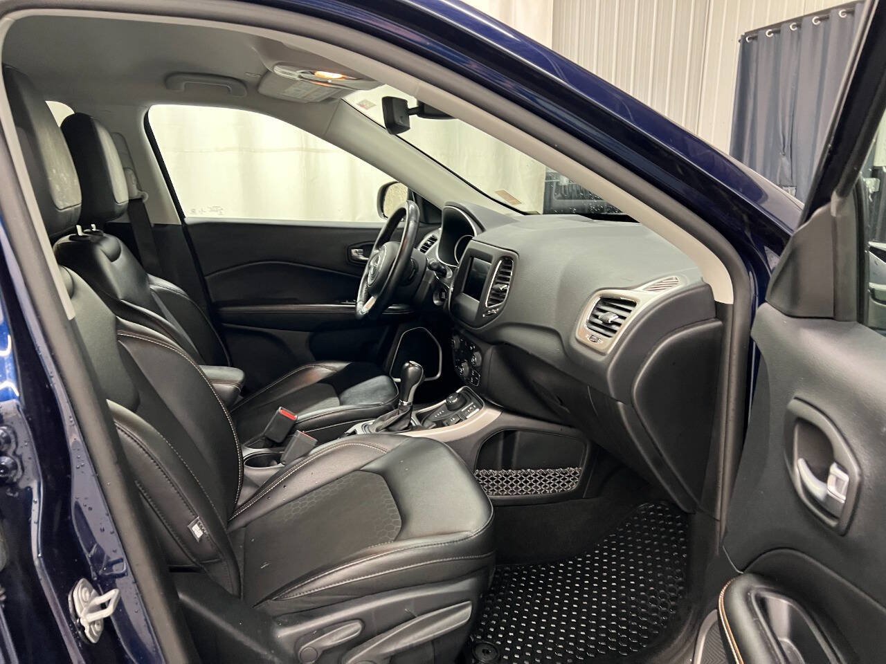Used 2019 Jeep Compass Latitude w/ Popular Equipment Group AWD/4WD image 11