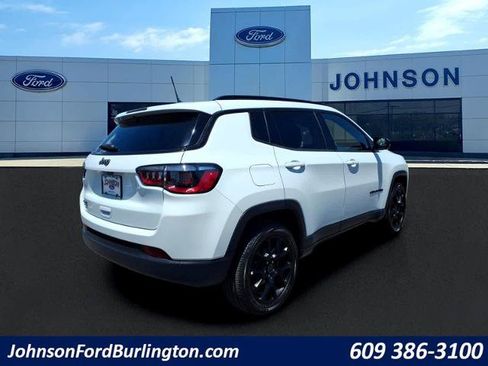 Used 2025 Jeep Compass Latitude w/ Altitude Special Edition AWD/4WD image 3