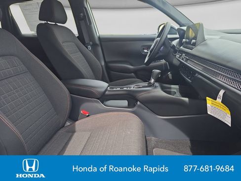 Used 2025 Honda HR-V Sport image 17