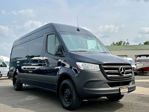 Used 2020 Mercedes-Benz Sprinter 2500 w/ Driver Convenience Package image 3