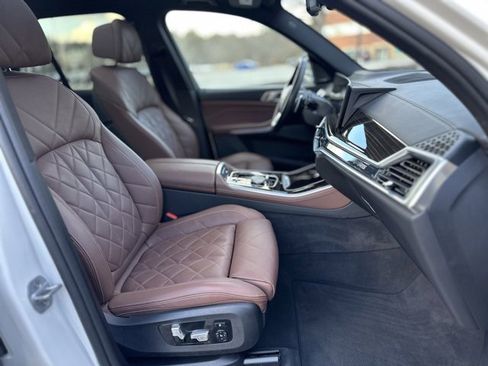 Used 2024 BMW X5 xDrive50e image 23