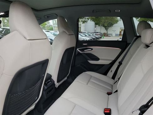 New 2025 Audi Q6 e-tron Premium Plus image 20