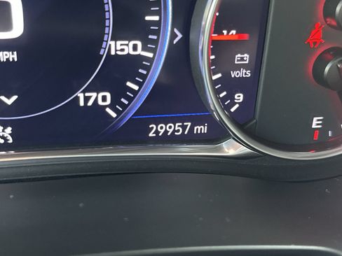 Used 2023 Chevrolet Traverse Premier FWD image 24