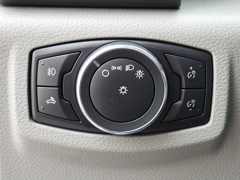 Used 2016 Ford F150 XLT AWD/4WD image 26